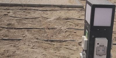 極亞智能水電樁落地新疆阿克蘇月牙湖沙漠越野基地，打造極端環(huán)境房車配套范本