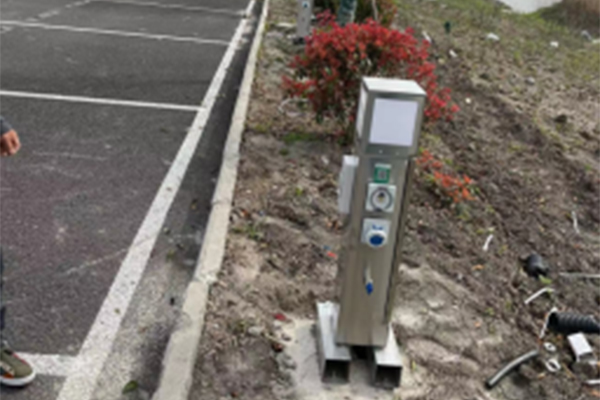 戶外營地智能掃碼水電樁應用實拍