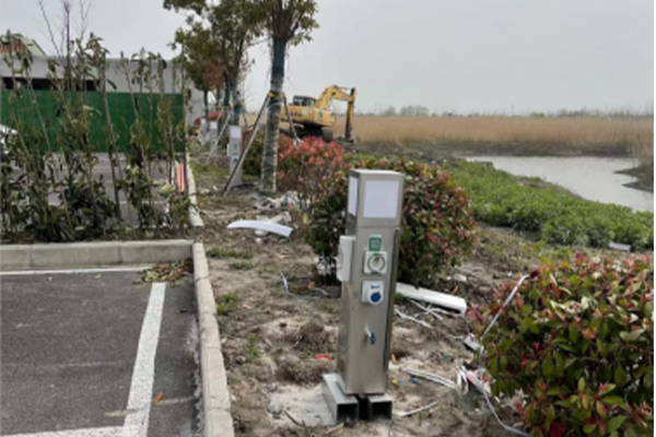 極亞智能房車營地智能水電樁安裝實拍